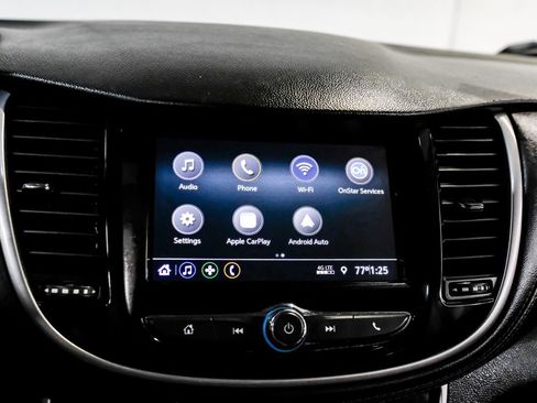 Used 2020 Chevrolet Trax LT w/ LT Convenience Package image 27