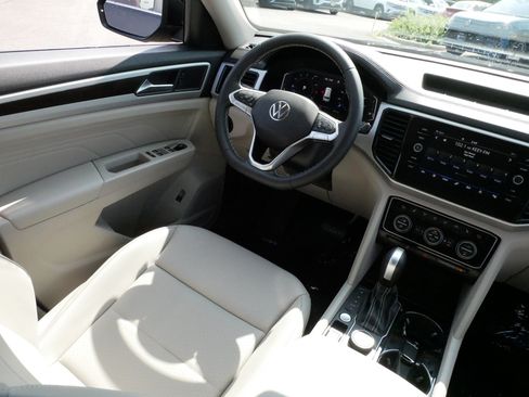 Certified 2023 Volkswagen Atlas SE w/ Panoramic Sunroof Package AWD/4WD image 9