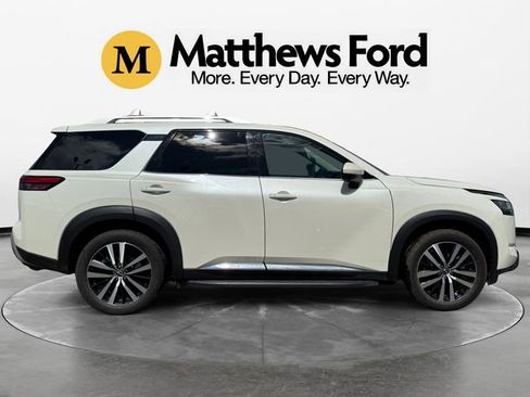 Used 2023 Nissan Pathfinder Platinum w/ Lighting Package (N93) AWD/4WD image 6