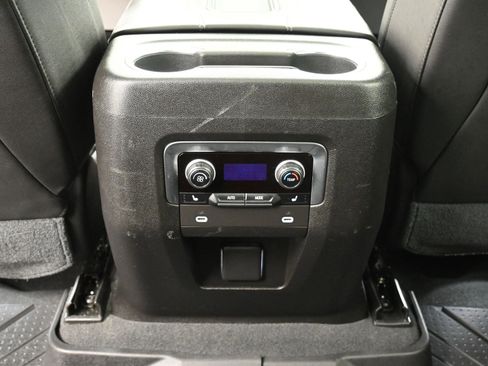 Used 2021 Chevrolet Suburban LT w/ LT Signature Package image 29