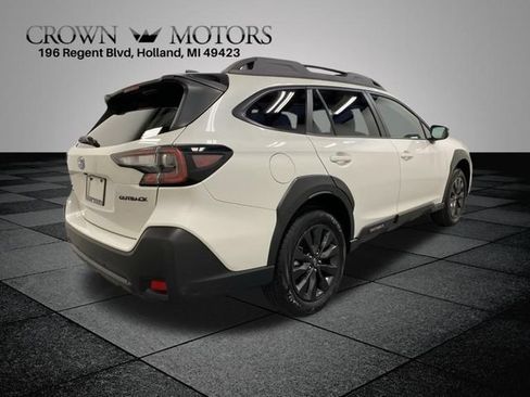 Used 2025 Subaru Outback Onyx Edition AWD/4WD image 2