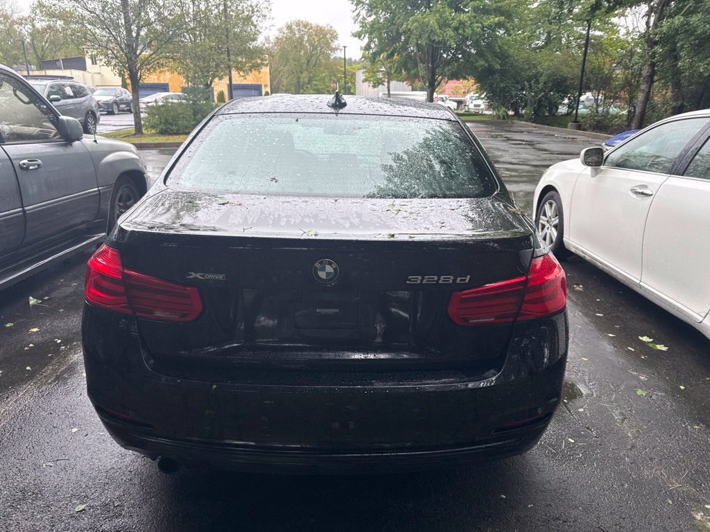 Used 2017 BMW 328d xDrive Sedan AWD/4WD image 5