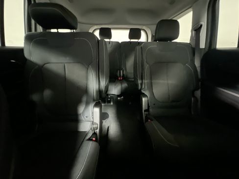 Used 2022 Jeep Grand Cherokee L Laredo w/ Luxury Tech Group I RWD image 32