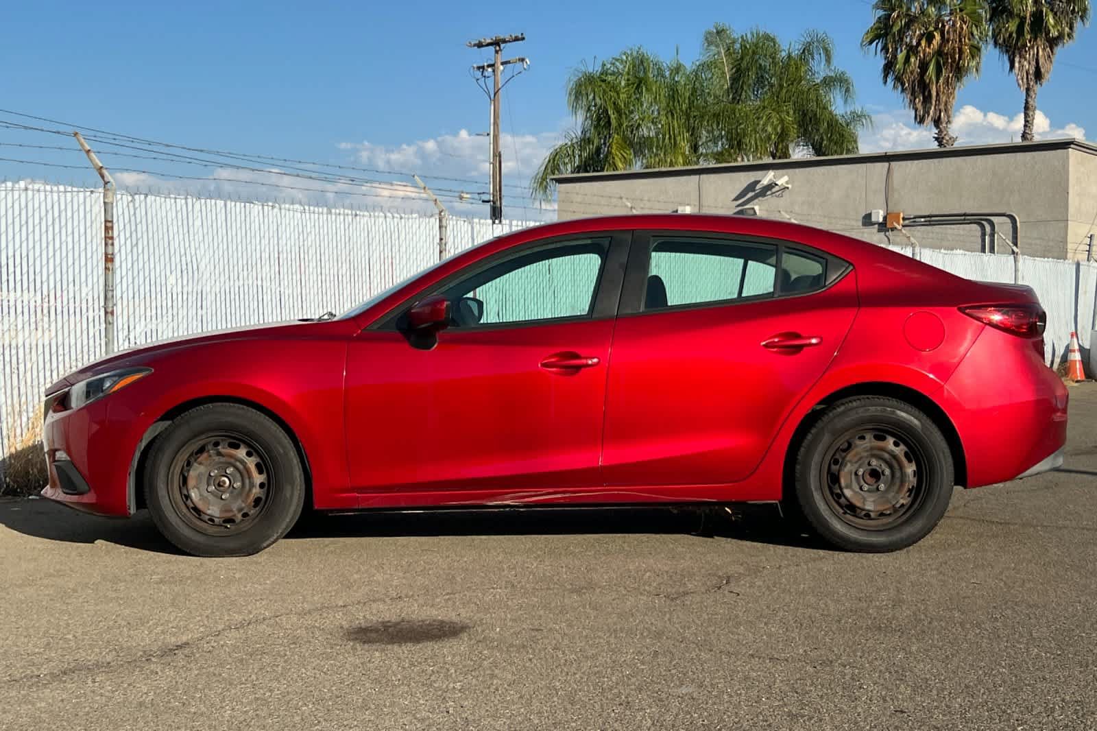 Used 2015 MAZDA MAZDA3 i Sport FWD image 2