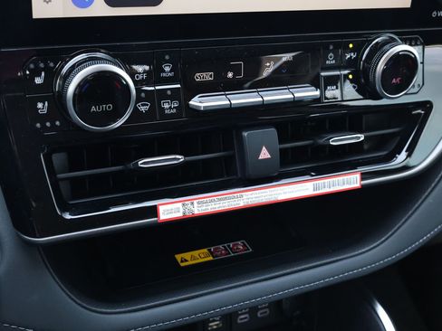 New 2026 Toyota Highlander Limited image 21