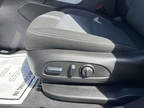 Certified 2025 Chevrolet Blazer LT w/ Convenience Package image 17