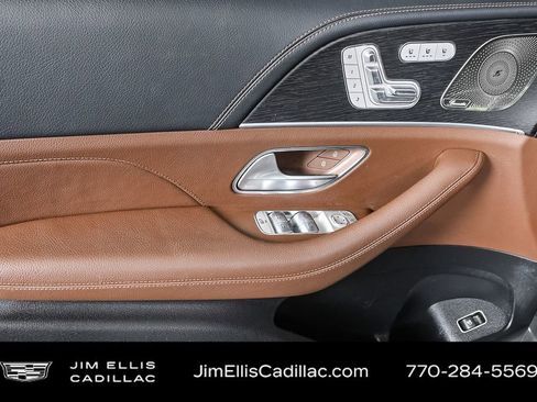 Used 2024 Mercedes-Benz GLS 580 4MATIC image 6