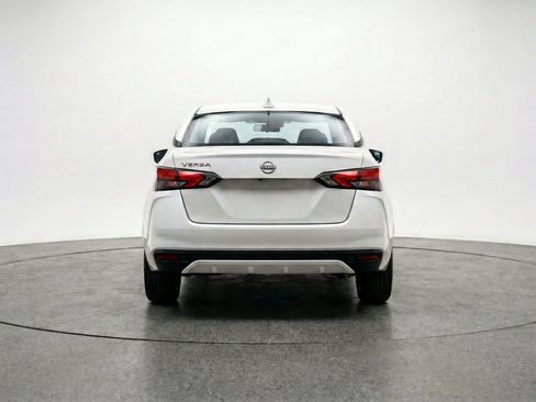 Used 2025 Nissan Versa SV FWD image 7