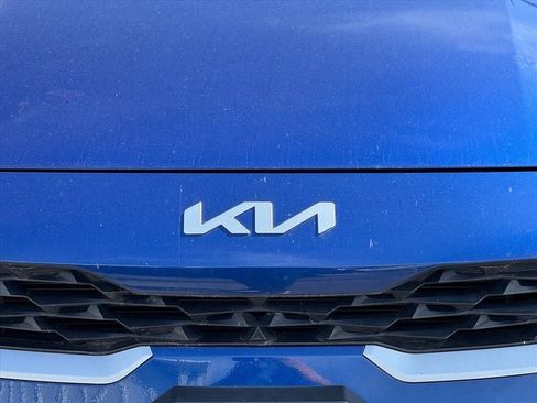 Used 2023 Kia Forte LXS w/ LXS Technology Package image 9