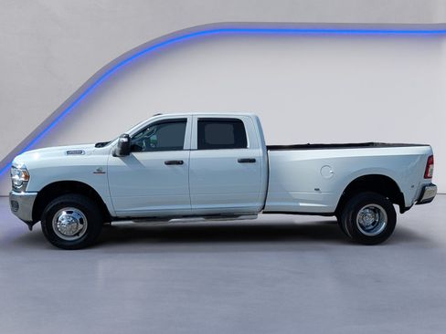 Used 2024 RAM 3500 Tradesman w/ Chrome Appearance Group AWD/4WD image 6