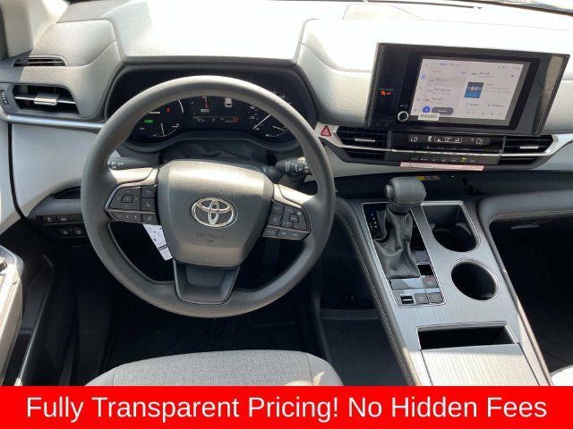Used 2026 Toyota Sienna LE FWD image 12