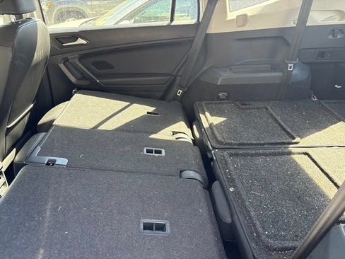 Used 2018 Volkswagen Tiguan SE FWD image 8