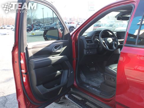 Certified 2024 Chevrolet Tahoe Z71 w/ Luxury Package image 10