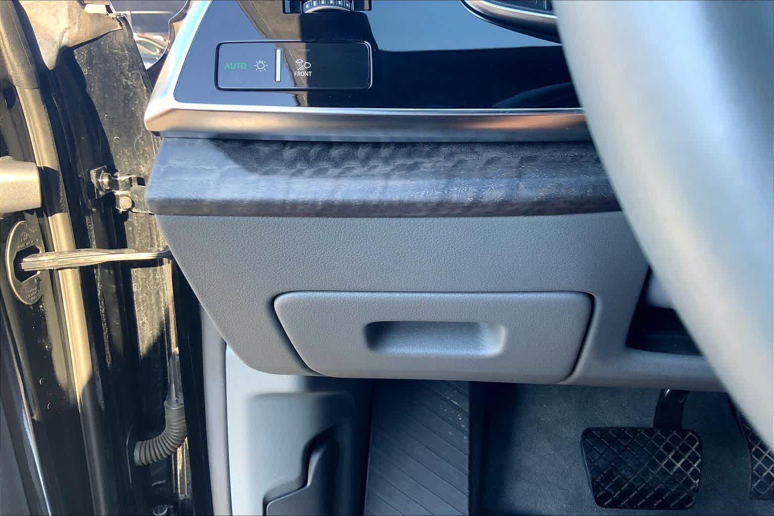Used 2023 Audi Q8 Prestige w/ Prestige Package AWD/4WD image 36