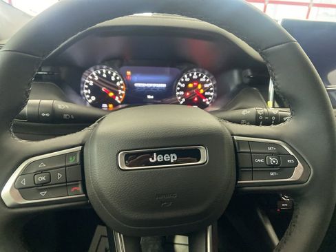 New 2026 Jeep Compass Latitude image 19