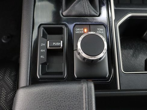 Used 2023 Toyota Tundra Limited AWD/4WD image 23
