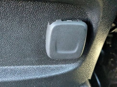 Used 2023 Chevrolet Malibu LT image 19