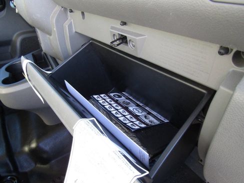 Used 2020 Nissan NV 1500 SV image 24