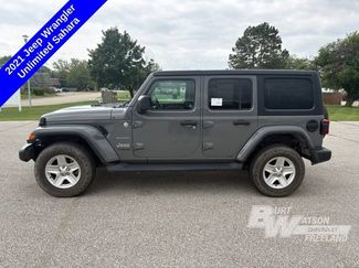 Used 2021 Jeep Wrangler Unlimited Sahara w/ Uconnect 4C Nav & Sound Group AWD/4WD video 3