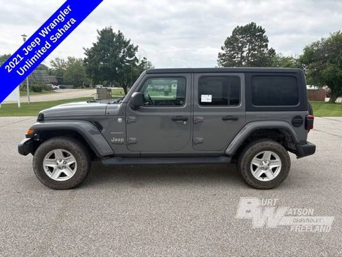 Used 2021 Jeep Wrangler Unlimited Sahara w/ Uconnect 4C Nav & Sound Group AWD/4WD image 3
