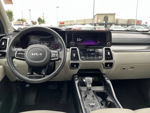 Used 2022 Kia Sorento S w/ Panoramic Sunroof Package FWD image 40