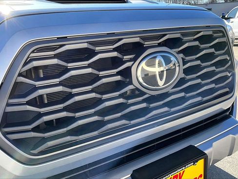 Used 2020 Toyota Tacoma TRD Sport Double Cab 5' Bed AT image 31