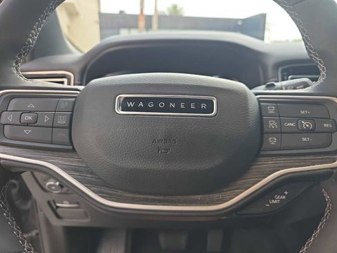 Used 2023 Jeep Wagoneer Series II RWD image 22