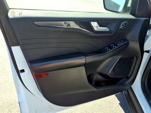 Used 2023 Ford Escape ST-Line Select AWD/4WD image 17