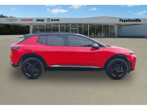 Used 2025 Chevrolet Equinox EV RS image 2