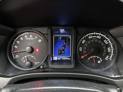 Used 2019 Toyota Tacoma SR w/ SR Convenience Package image 16
