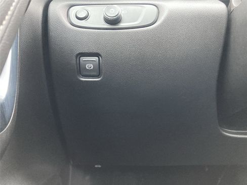 Used 2024 Chevrolet Blazer LT image 21