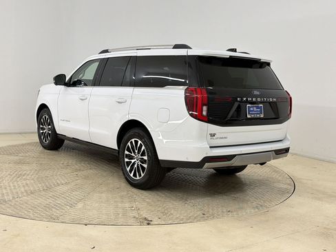 Certified 2025 Ford Expedition Platinum AWD/4WD image 3