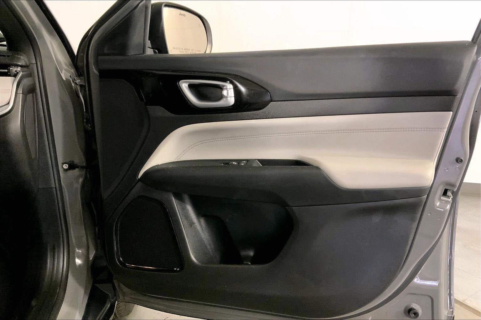 Used 2023 Jeep Compass Limited AWD/4WD image 25
