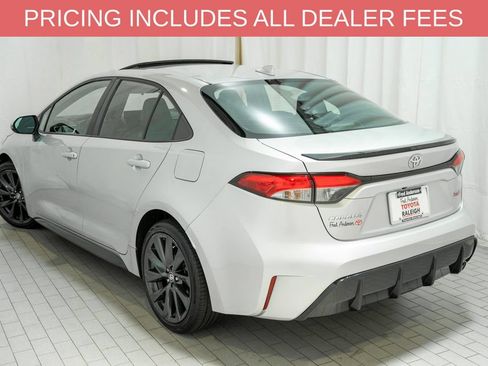 Used 2023 Toyota Corolla XSE FWD image 3