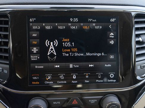 Used 2021 Jeep Grand Cherokee Limited w/ Luxury Group II AWD/4WD image 17