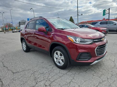 Used 2022 Chevrolet Trax LT w/ LT Convenience Package image 1