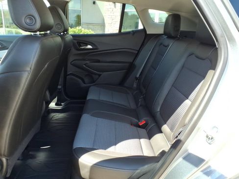 Used 2024 Chevrolet Trax LT w/ Driver Confidence Package FWD image 25