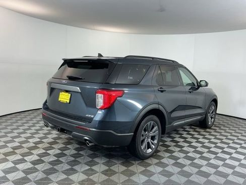 Used 2022 Ford Explorer XLT w/ Equipment Group 202A AWD/4WD image 5