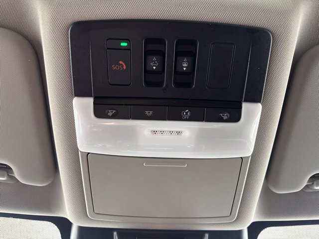 Used 2023 Nissan Rogue SV w/ SV Premium B Package FWD image 14
