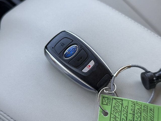 Used 2025 Subaru Ascent Limited AWD/4WD image 30