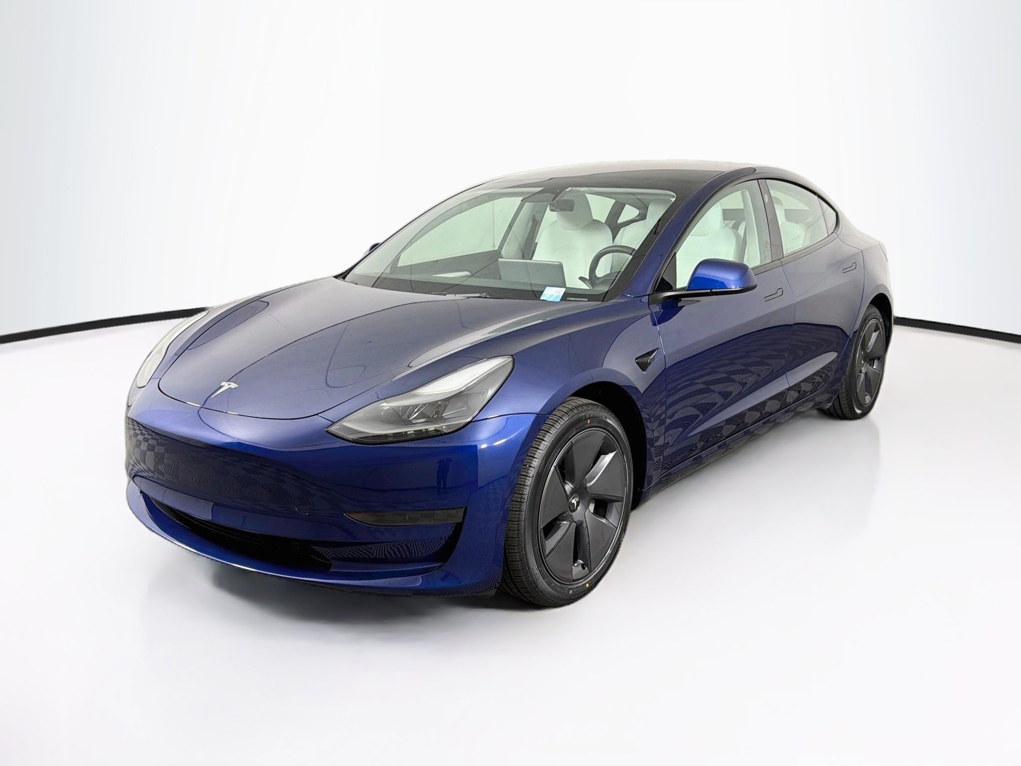 Used 2023 Tesla Model 3 Standard Range RWD image 3