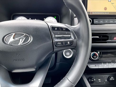 Used 2022 Hyundai Kona Limited AWD/4WD image 25