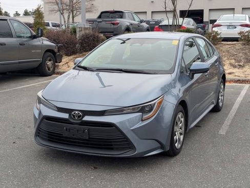 Used 2023 Toyota Corolla LE image 7