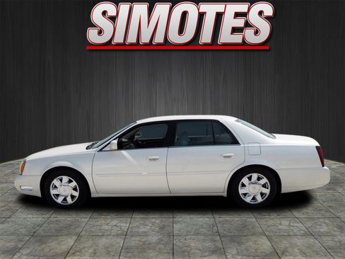 Used 2000 Cadillac De Ville DTS w/ Safety/Security Pkg image 4
