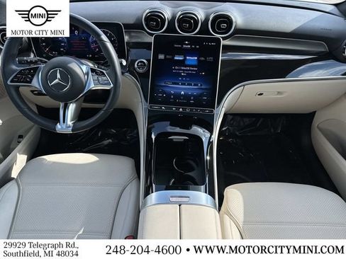 Used 2025 Mercedes-Benz GLC 300 4MATIC image 17