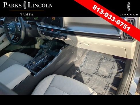 Used 2024 Kia Sorento S w/ Panoramic Sunroof Package image 9