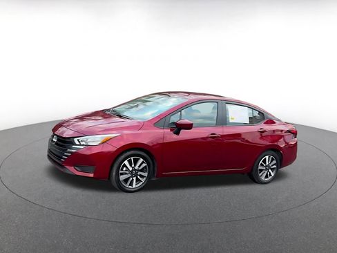 Used 2025 Nissan Versa SV image 8