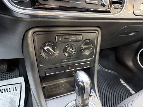 Used 2012 Volkswagen Beetle 2.5 image 15