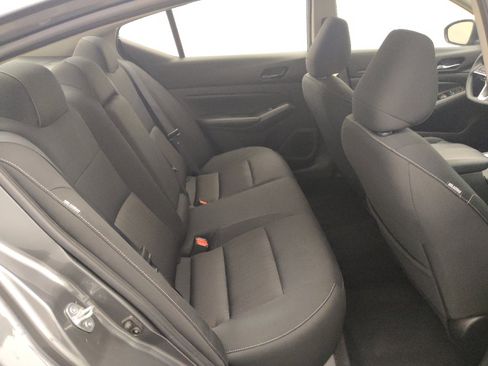 Used 2025 Nissan Altima 2.5 SV FWD image 19
