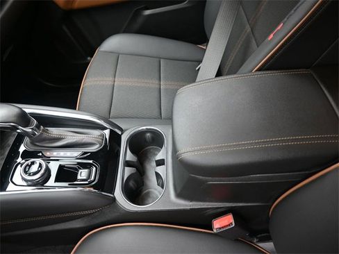 Used 2024 GMC Canyon AT4 w/ Technology Package image 31